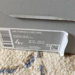 Air Force 1 lv8 white multicolor